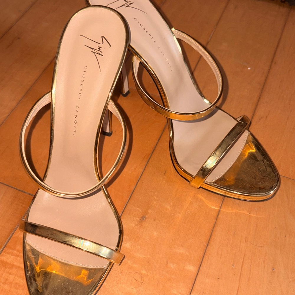 SOLD!!! Giuseppe Zanotti Darsey Heels